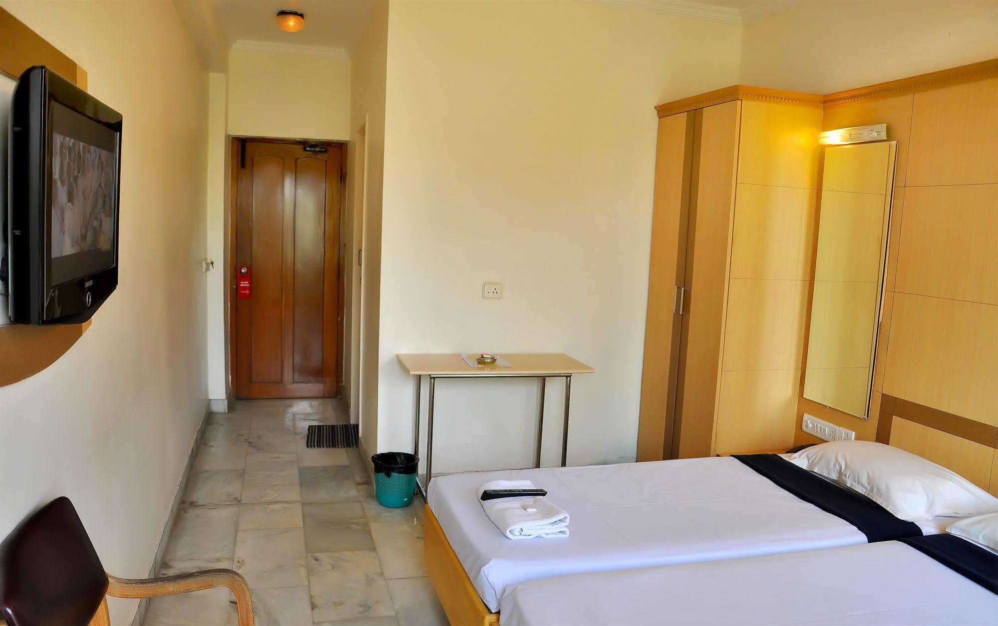 Nayagara Hotel Ченнаї Екстер'єр фото